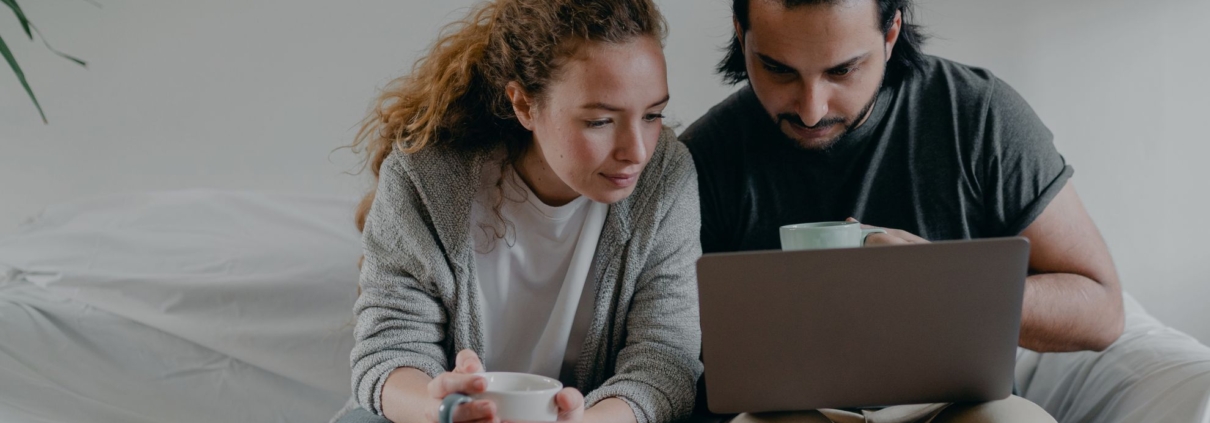 A couple takes an online relationship course together